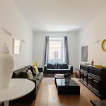 2 Bedrooms Flat Near Via Veneto