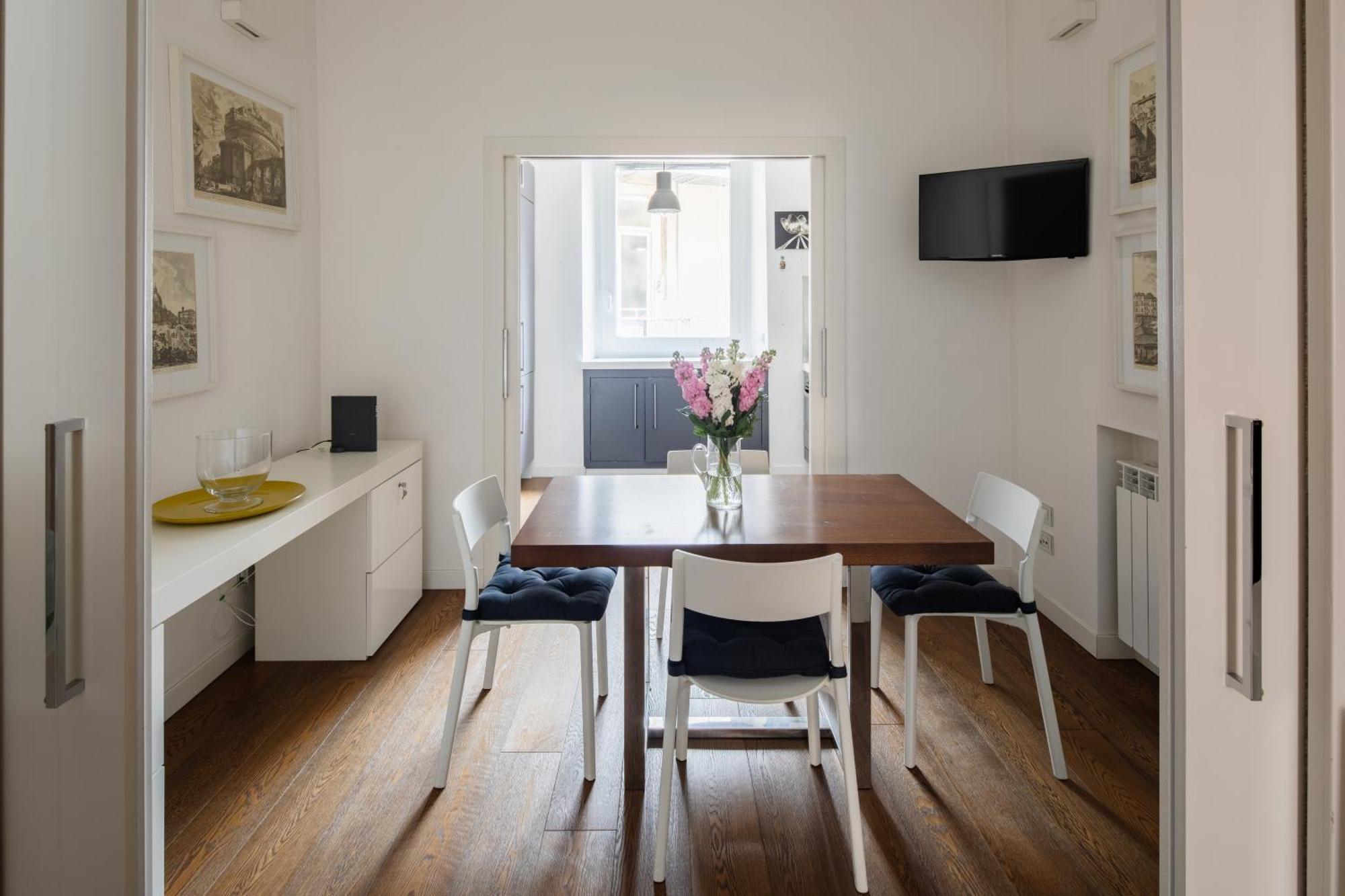 2 Bedrooms Flat Near Via Veneto Rome