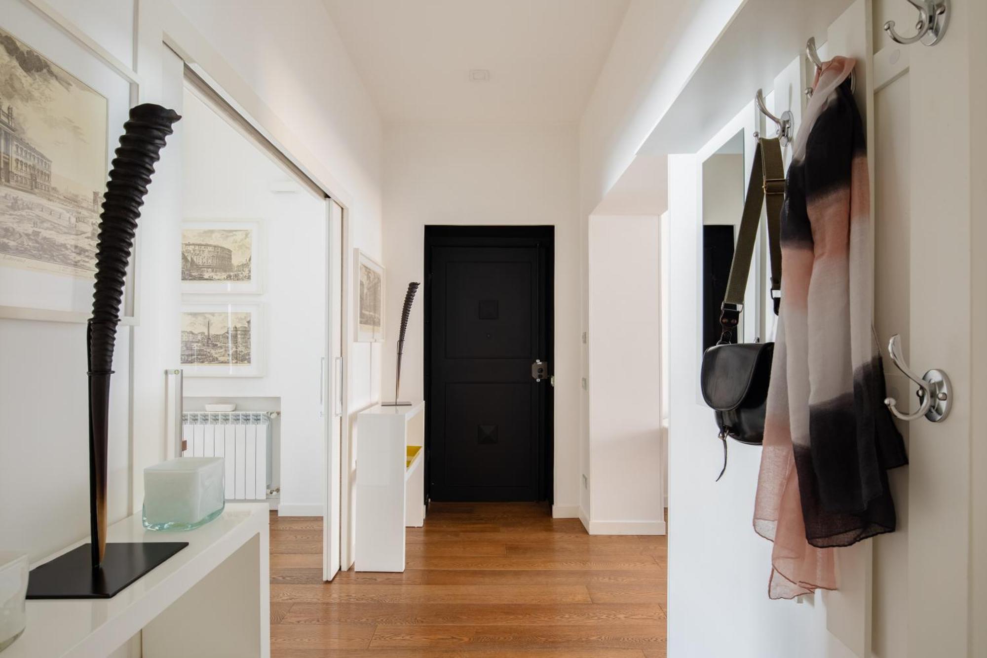 2 Bedrooms Flat Near Via Veneto Apartment