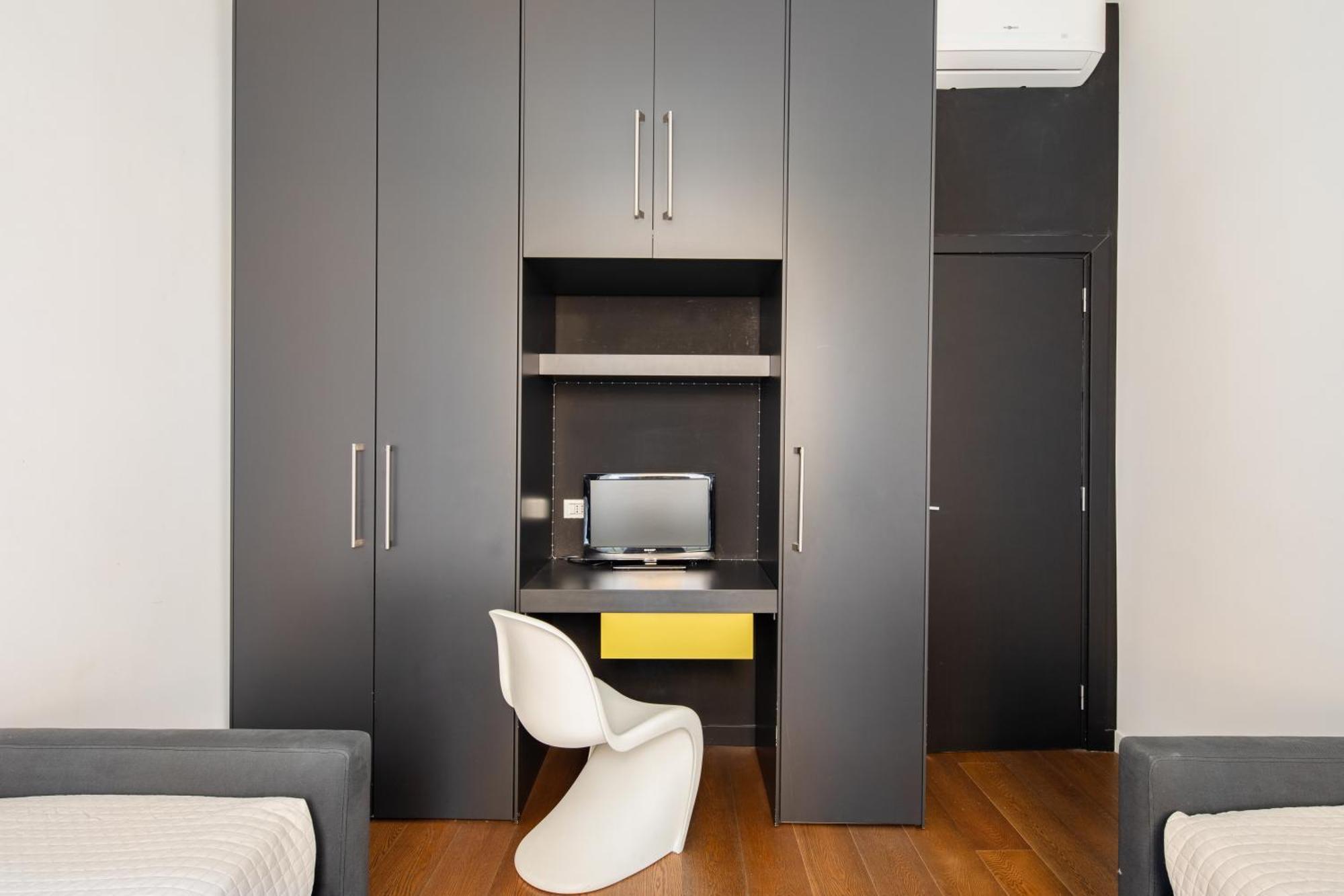 2 Bedrooms Flat Near Via Veneto Apartment *