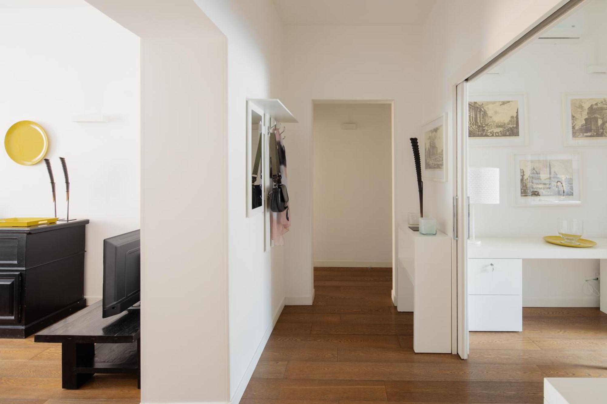 2 Bedrooms Flat Near Via Veneto Apartment
